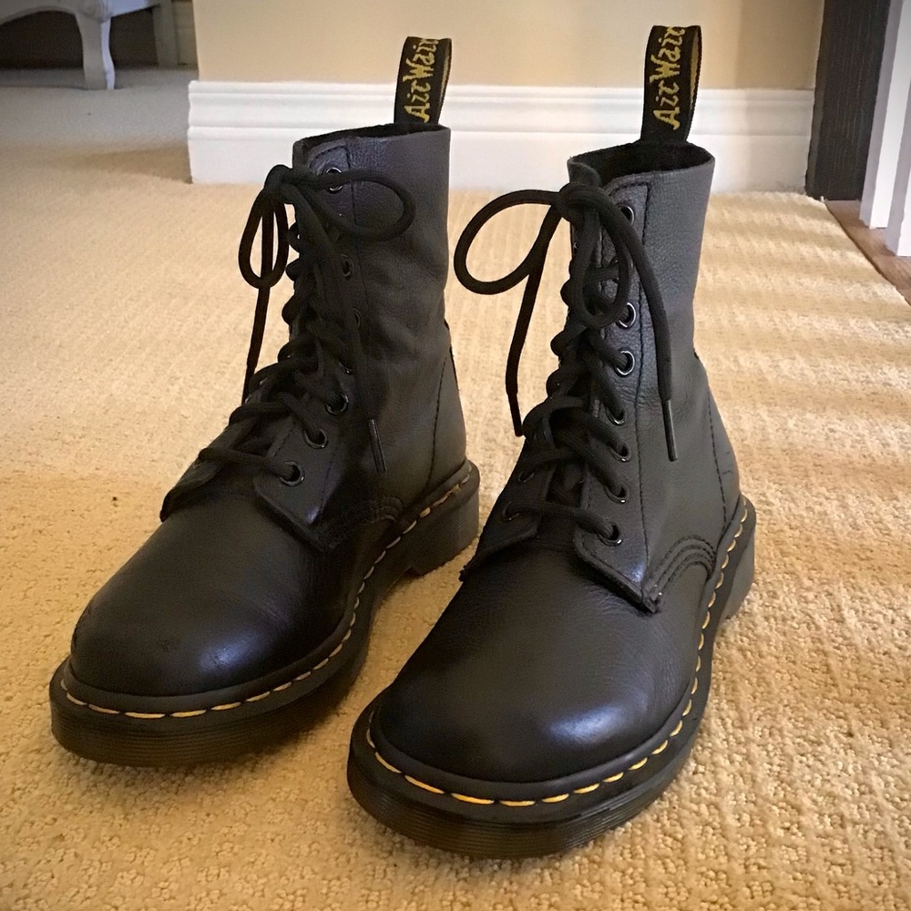 Dr. Marten pascal Virginia 1460 Boots Women’s 6
